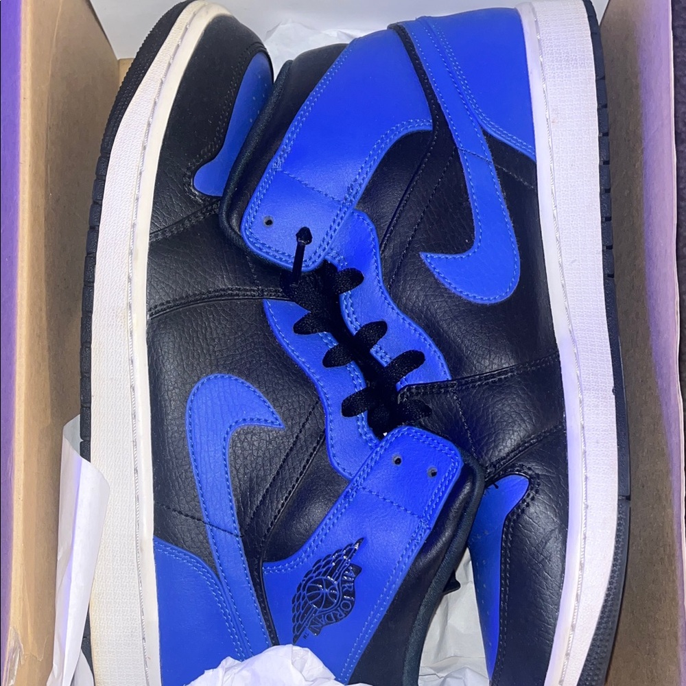 Jordan 1 mid